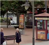 Mupi publicitario en la plaza del Primero de Mayo con la calle Huesca, Logroño